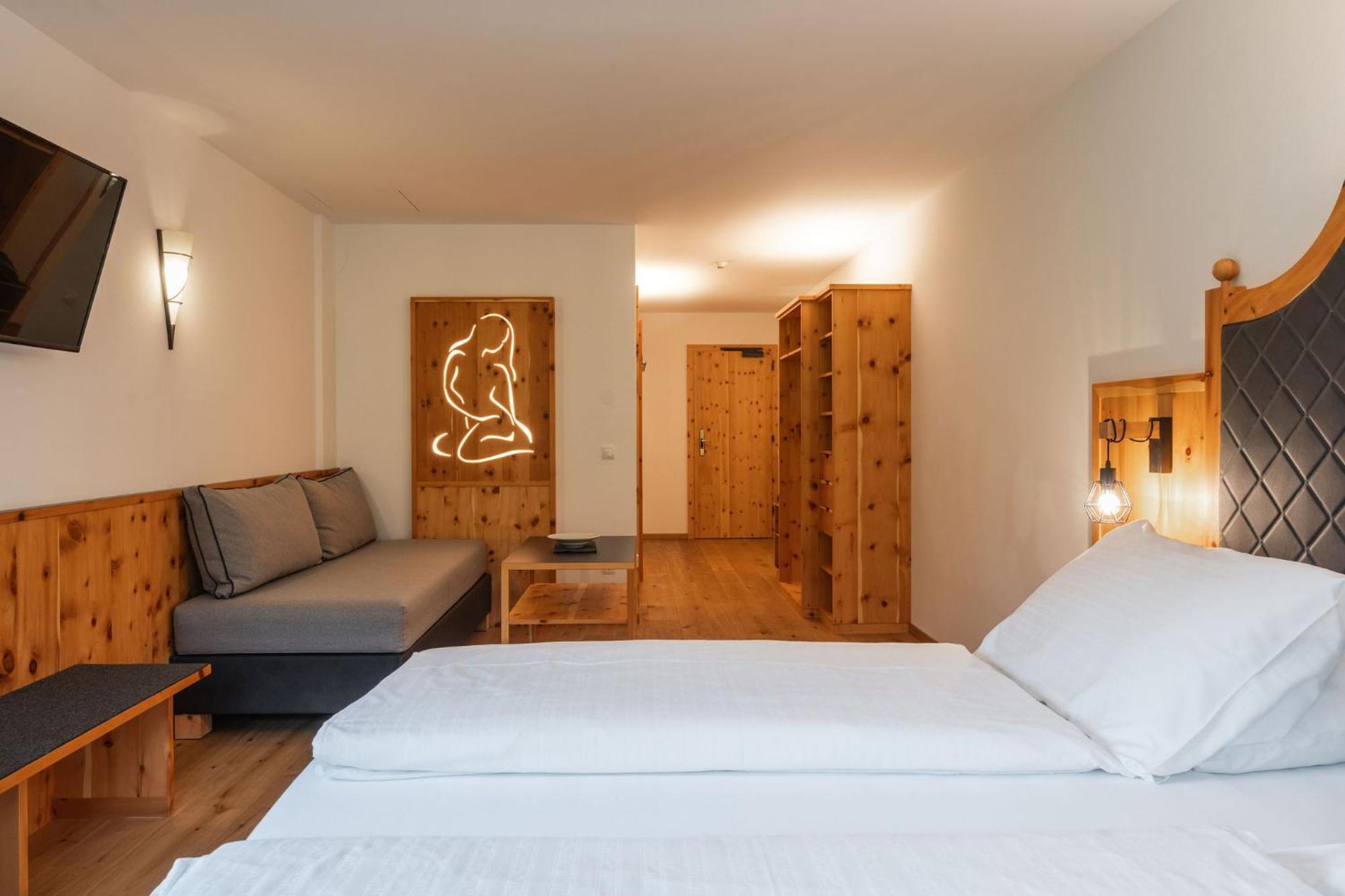 Hotel Asterbel Брайес Екстериор снимка