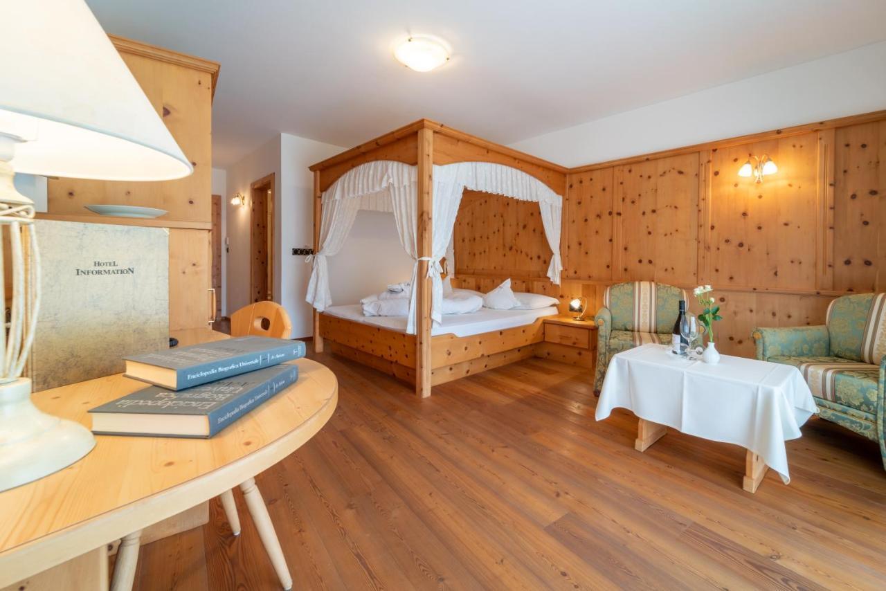Hotel Asterbel Брайес Екстериор снимка